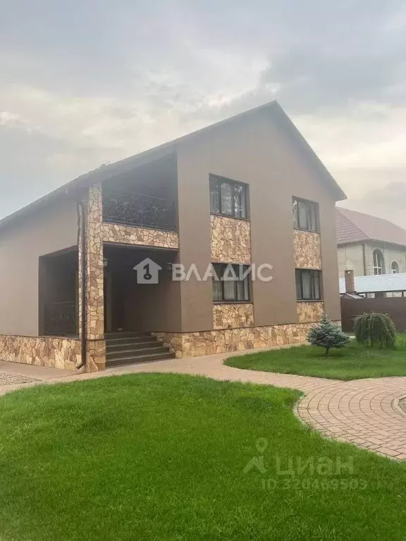 Дом в Белгородская область, Шебекино ул. Шишкина (220 м) - Фото 2