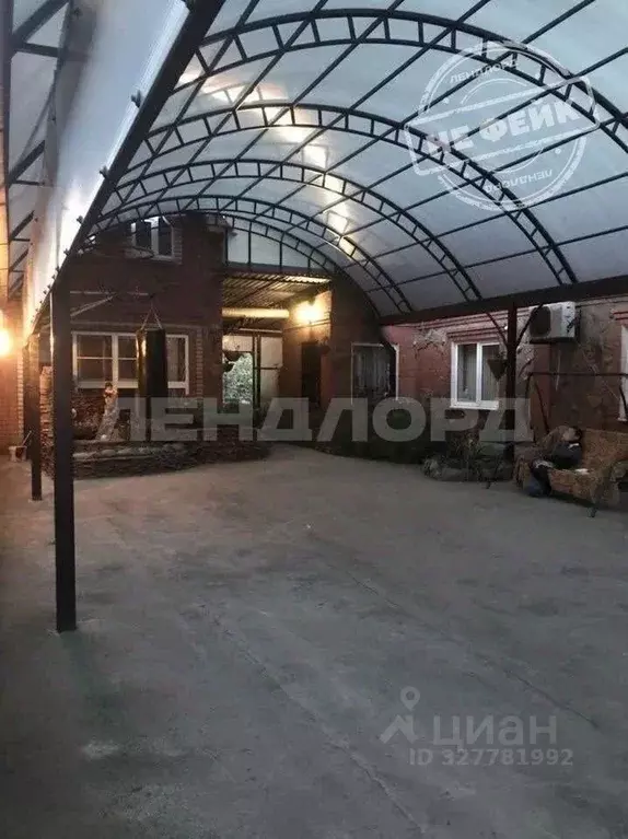 Дом в Ростовская область, Батайск Белорусская ул. (200 м) - Фото 1