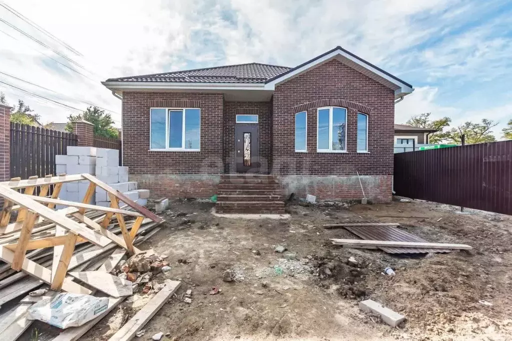 Дом в Ростовская область, Азов Азовский район, Солнечная ул. (80 м) - Фото 1