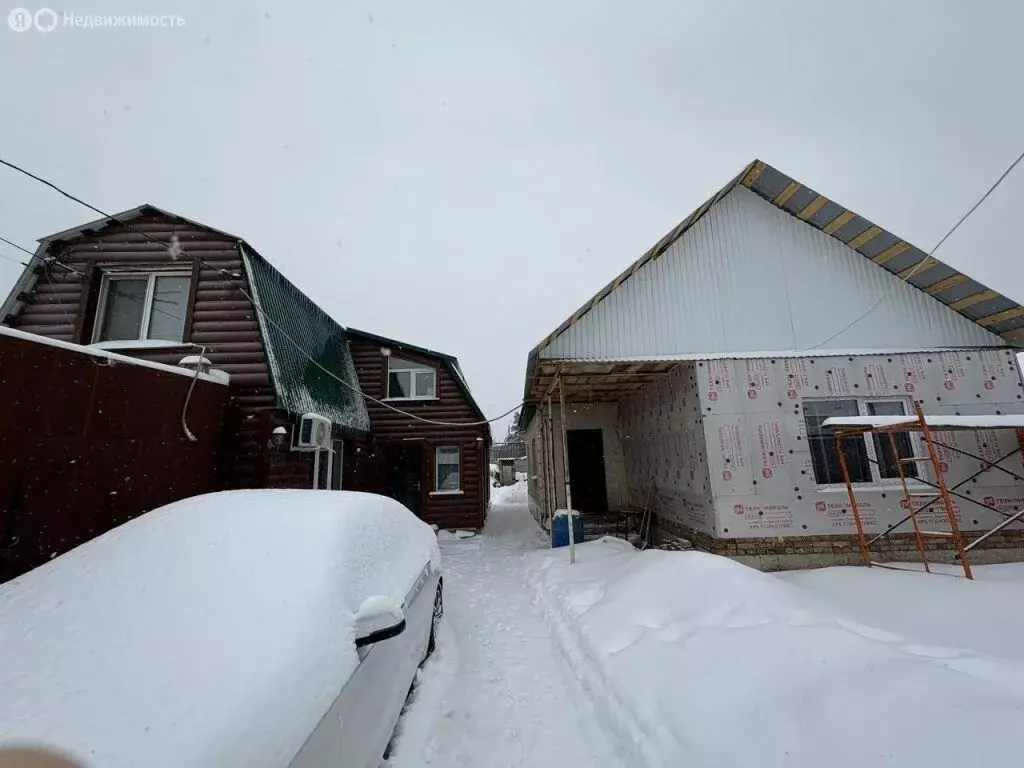 Дом в Оренбург, микрорайон Овчинный Городок, Ириклинская улица (180 м) - Фото 0