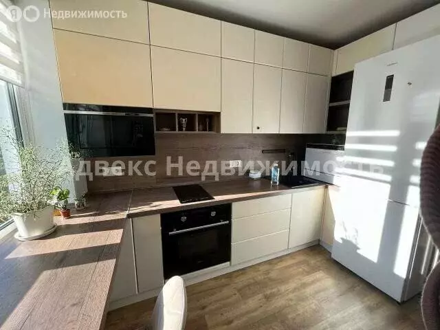 3-комнатная квартира: Тюмень, Смоленская улица, 15 (60.8 м) - Фото 0