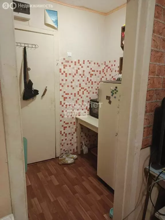 Квартира-студия: Ижевск, улица Коммунаров, 355 (13 м) - Фото 1