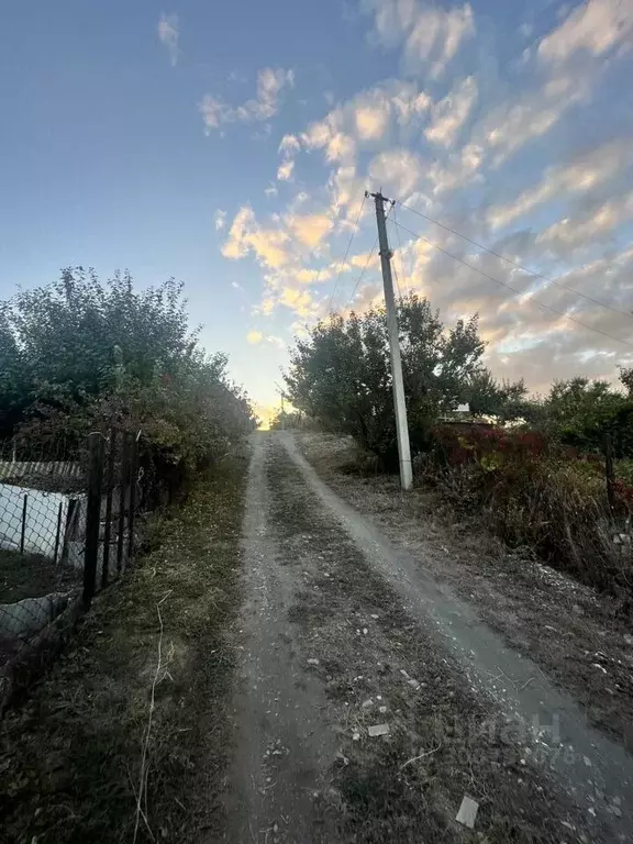 Дом в Саратовская область, Красноармейский район, Луганское ... - Фото 1