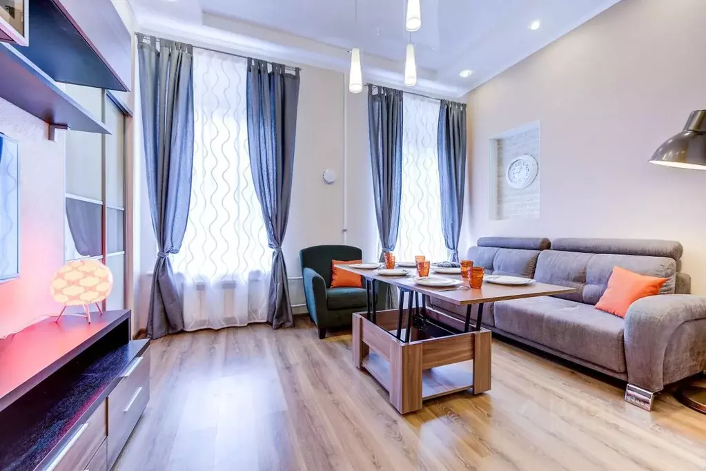 3-к кв. Санкт-Петербург ул. Чехова, 5 (70.0 м) - Фото 0