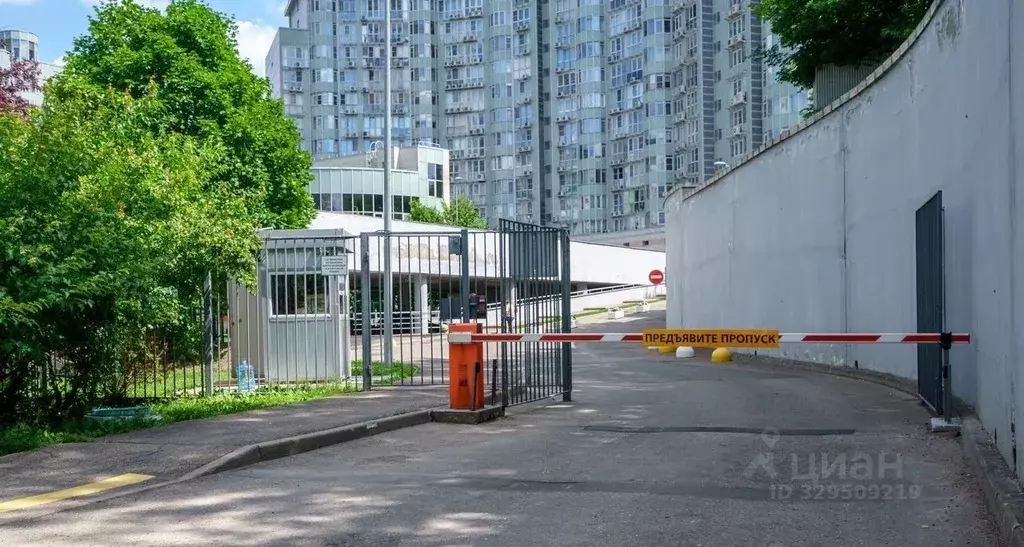 Гараж в Москва Малая Юшуньская ул., 3 (19 м) - Фото 2