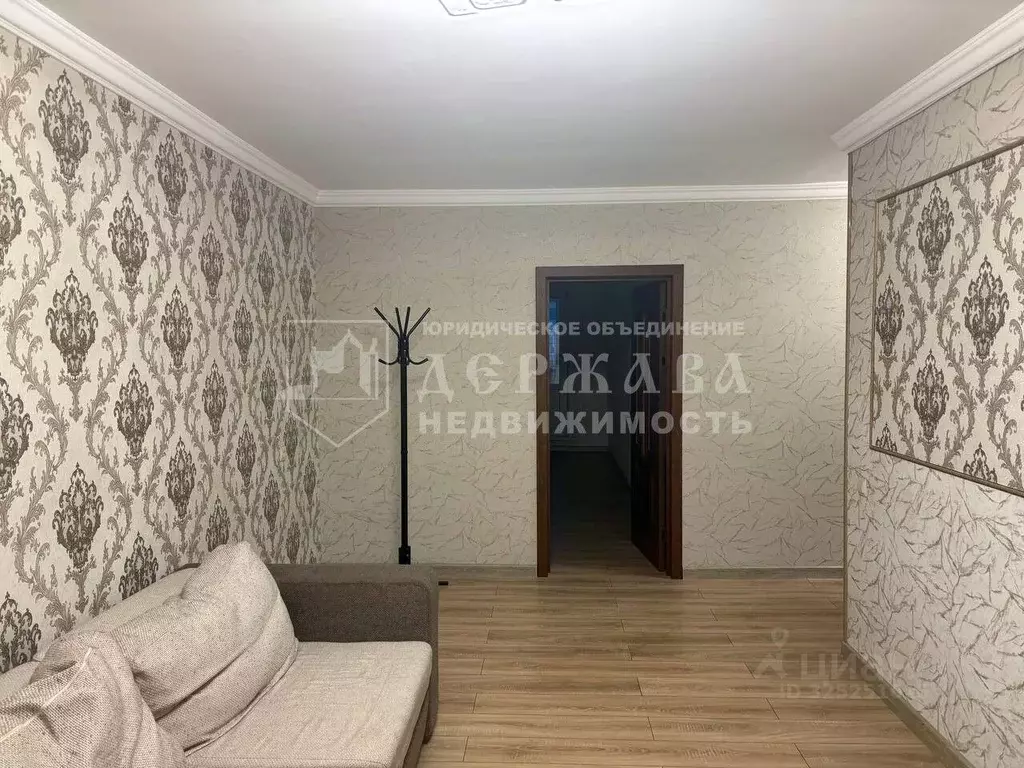 3-к кв. Кемеровская область, Кемерово просп. Ленина, 136 (70.0 м) - Фото 2