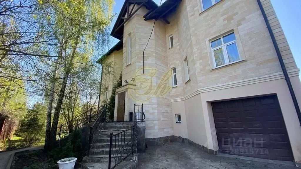 Дом в Московская область, Одинцовский городской округ, с. Жаворонки  ... - Фото 1