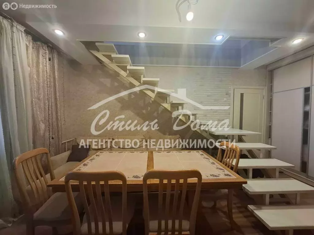 4-комнатная квартира: Волгоград, посёлок Ангарский, Куринская улица, ... - Фото 1