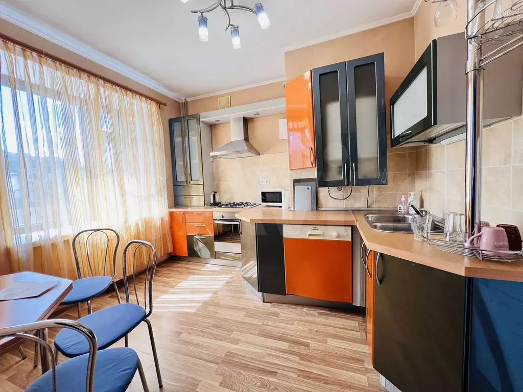 2-к. квартира, 70 м, 3/9 эт. - Фото 1