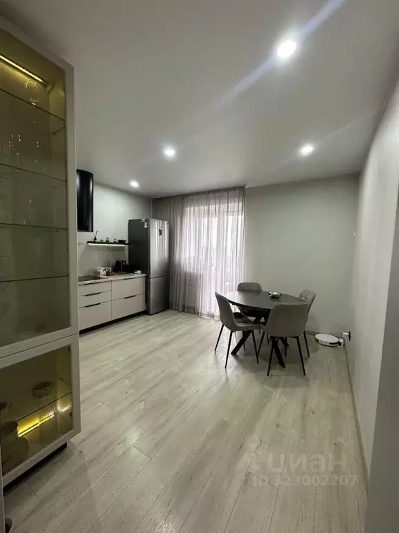 2-к кв. Красноярский край, Красноярск Норильская ул., 10А (70.0 м) - Фото 1