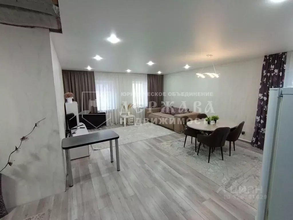 Дом в Кемеровская область, Топки ул. Карла Маркса (80 м) - Фото 1