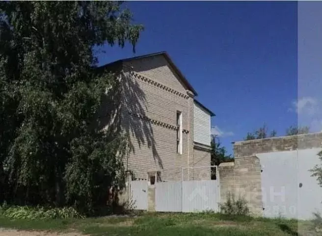 Дом в Воронежская область, Богучар ул. Карла Маркса, 48 (75 м) - Фото 0