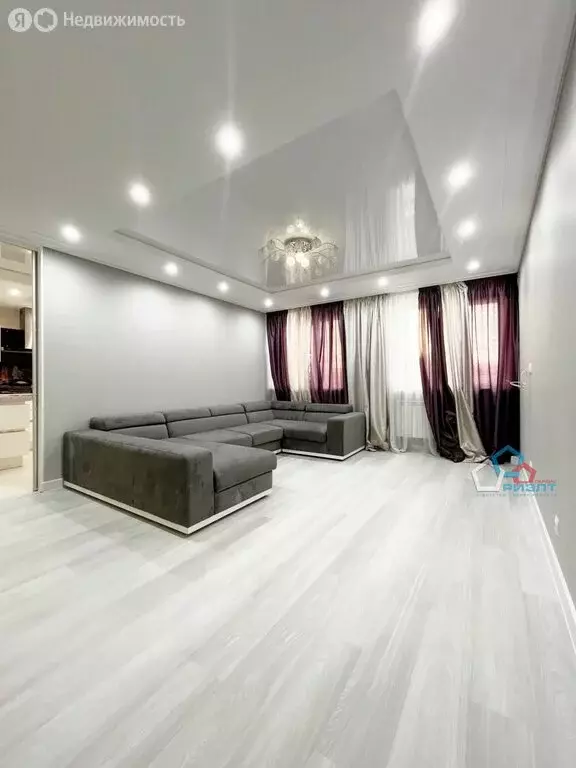 3-комнатная квартира: Омск, улица 9-я Линия, 195 (109.2 м) - Фото 1