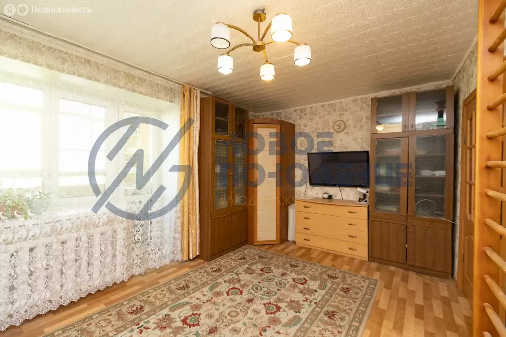 3-комнатная квартира: Омск, улица Масленникова, 181 (62.8 м) - Фото 0