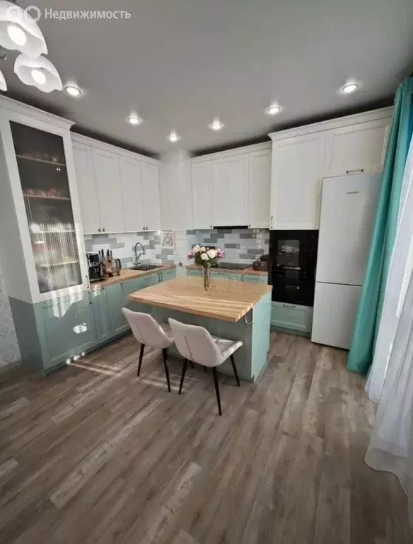 2-комнатная квартира: Тюмень, улица Парада Победы, 17 (53.5 м) - Фото 1