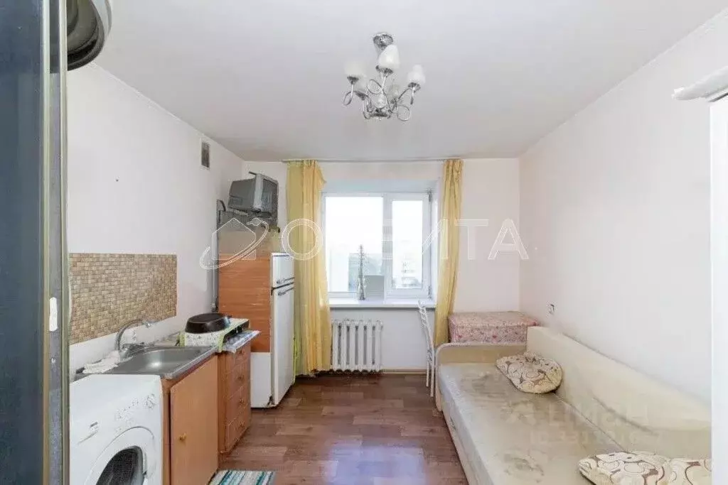 Комната Тюменская область, Тюмень ул. Республики, 210 (13.0 м) - Фото 1