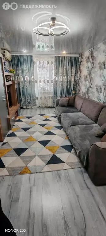 3-комнатная квартира: Астрахань, улица Рождественского, 11 (63.7 м) - Фото 0