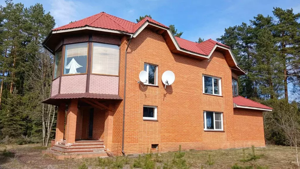 Дом в Ленинградская область, Тихвинское городское поселение, пос. ... - Фото 1