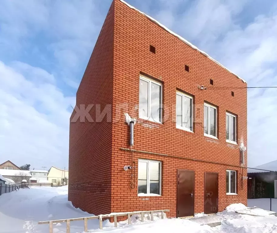 Таунхаус в Новосибирская область, Колывань рп ул. Щетинкина (67 м) - Фото 1