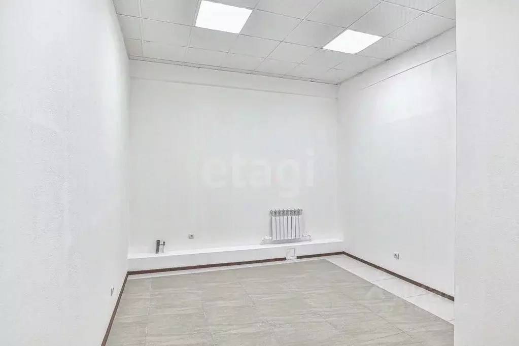 Офис в Сахалинская область, Южно-Сахалинск ул. А.О. Емельянова, 4 (12 ... - Фото 1