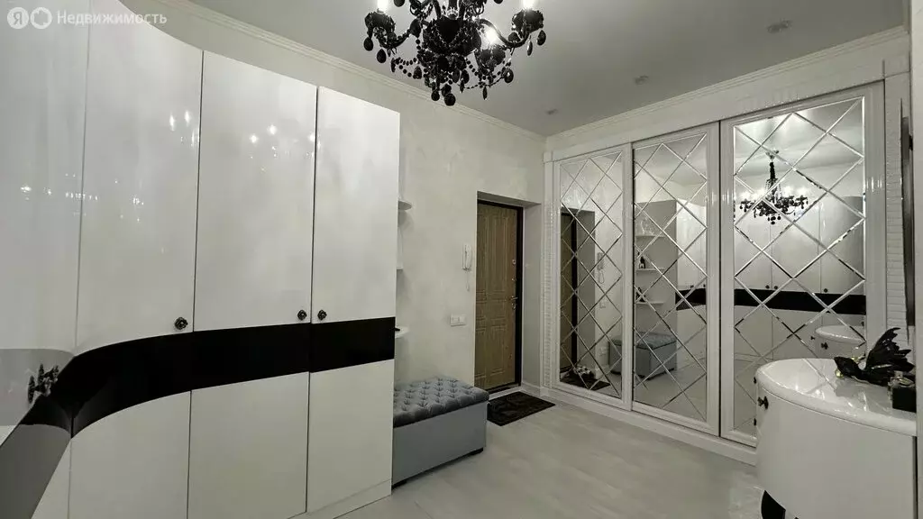 2-комнатная квартира: Астрахань, Донбасская улица, 3 (78 м) - Фото 1