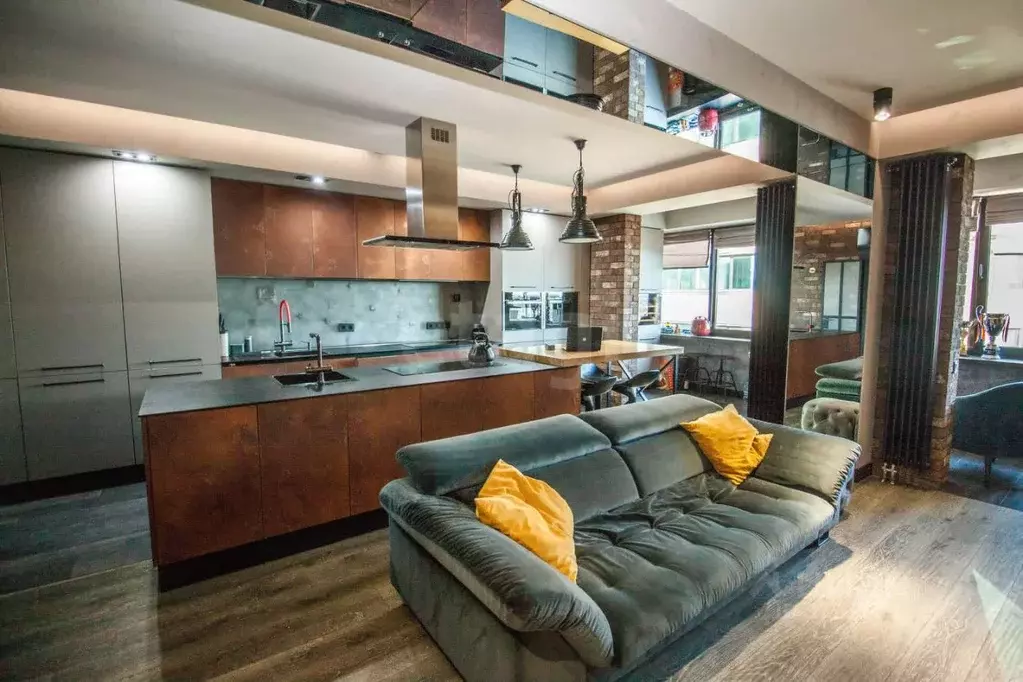 5-к кв. Сахалинская область, Южно-Сахалинск ул. Алексея Максимовича ... - Фото 1