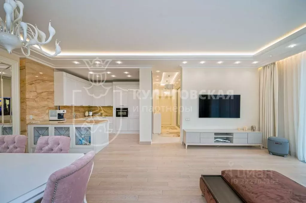 Таунхаус в Свердловская область, Екатеринбург Карасьеозерский-2 мкр, ... - Фото 1