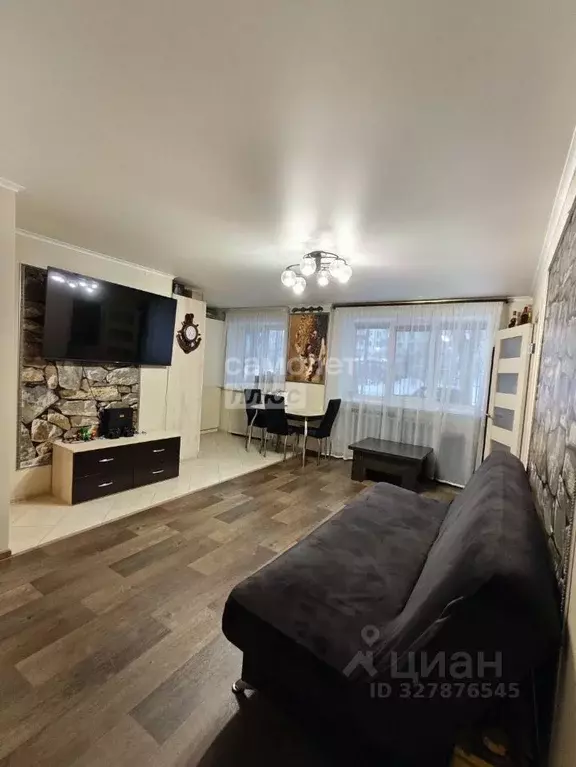 2-к кв. Тюменская область, Тюмень Рижская ул., 72 (43.0 м) - Фото 1