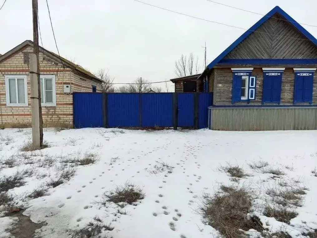 Дом в Астраханская область, Черноярский муниципальный округ, с. ... - Фото 1