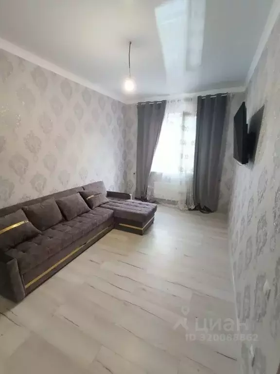 2-к кв. Кабардино-Балкария, Нальчик ул. Солнечная, 8/2 (60.0 м) - Фото 0
