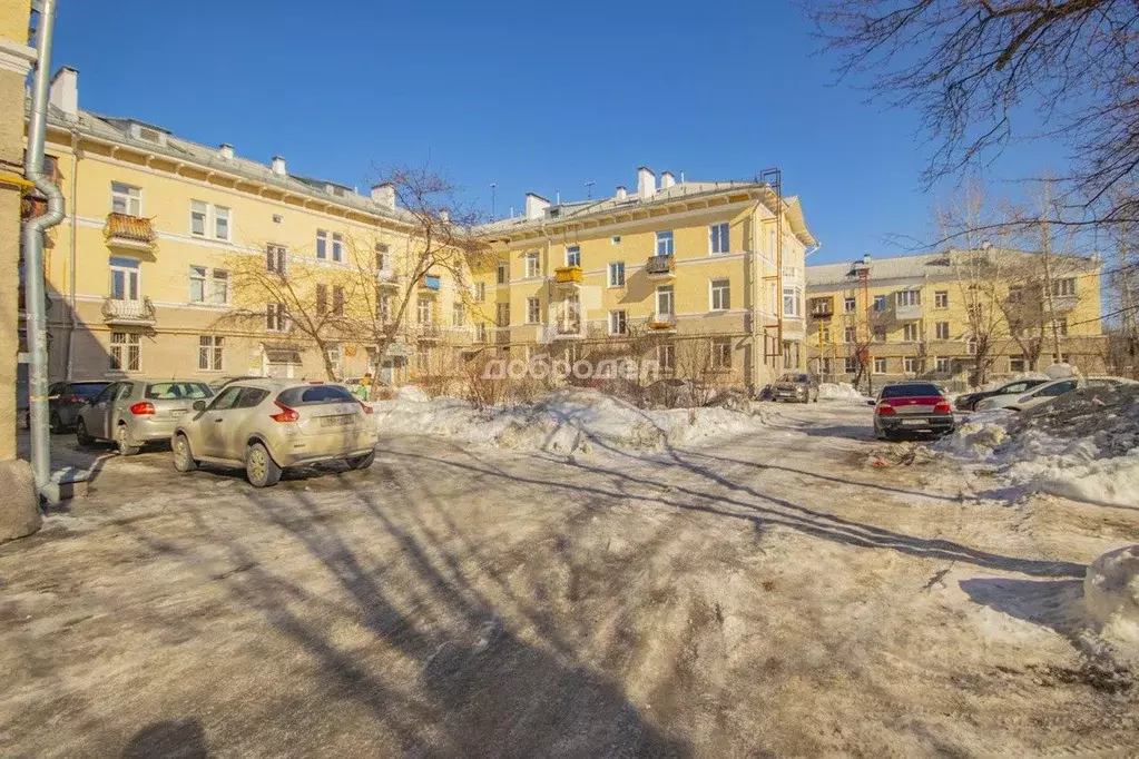 3-к кв. Свердловская область, Екатеринбург ул. Ломоносова, 16 (87.3 м) - Фото 0