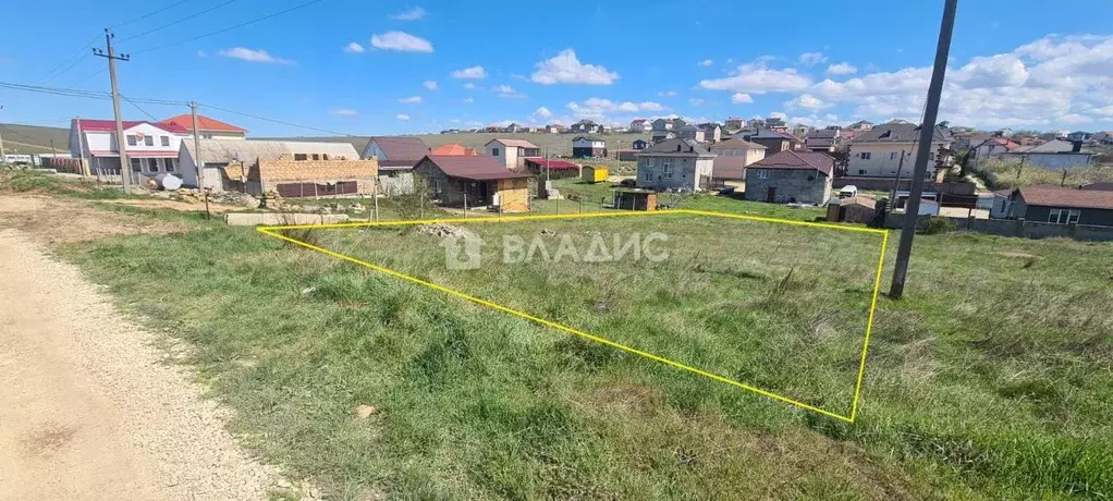 Участок в Крым, Симферопольский район, Молодежное пгт ул. Бирлик, 33 ... - Фото 0