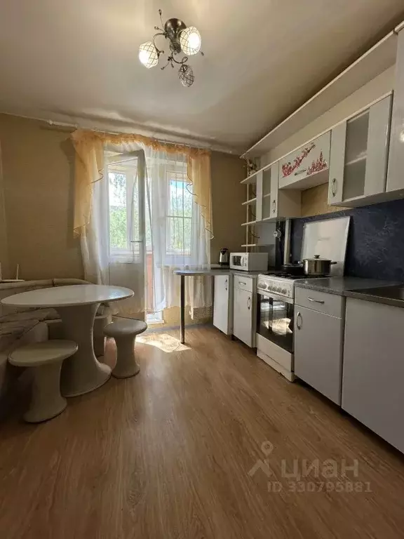 2-к кв. Псковская область, Псков ул. Новоселов, 19 (54.0 м) - Фото 1