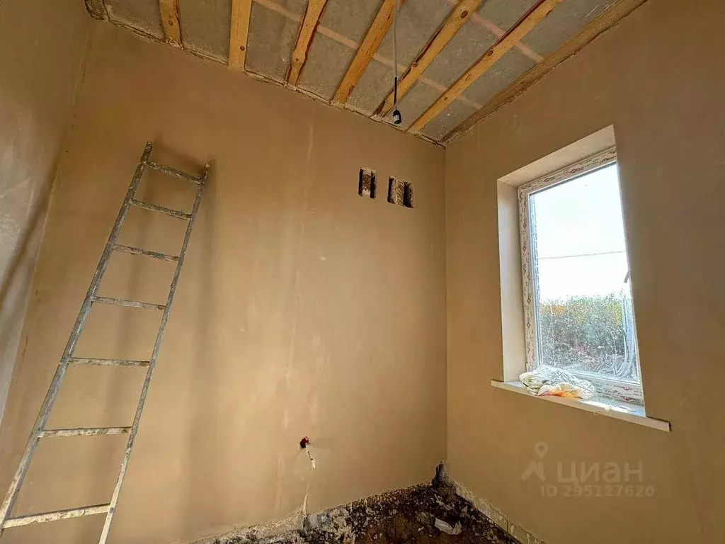 Дом в Воронежская область, Семилукский район, Губаревское с/пос, с. ... - Фото 2