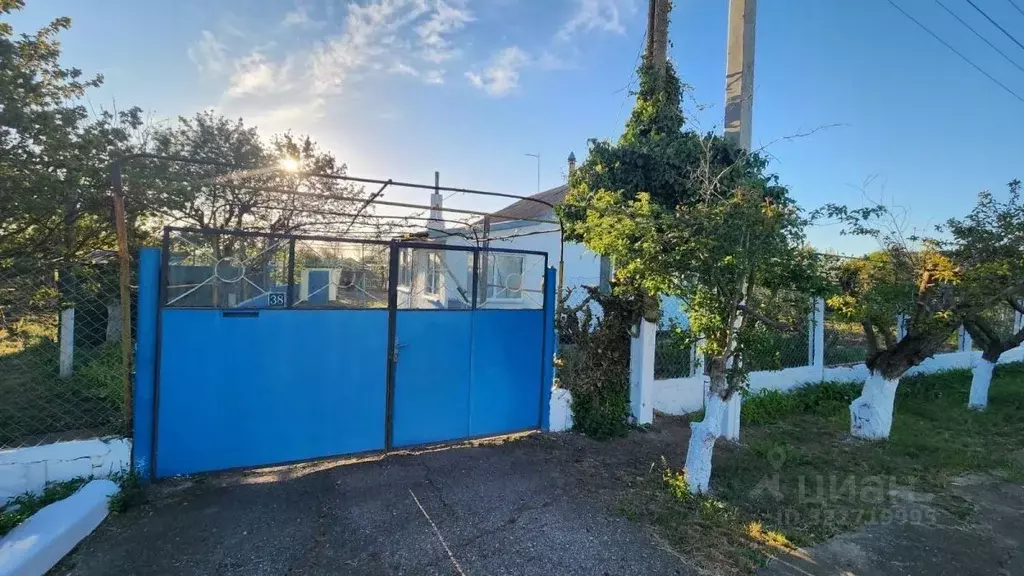 Дом в Крым, Красногвардейский район, с. Калинино ул. Мира, 38 (57 м) - Фото 1