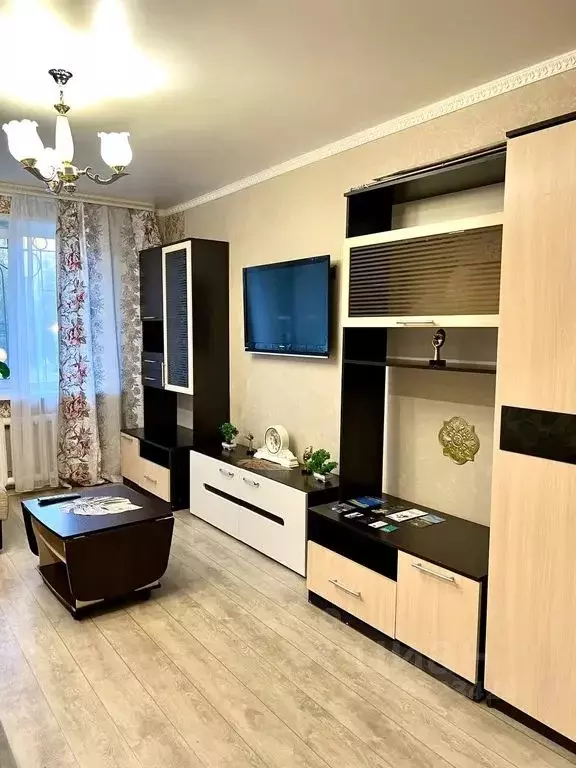 2-к кв. Тюменская область, Тобольск 6-й мкр, 15 (54.0 м) - Фото 2