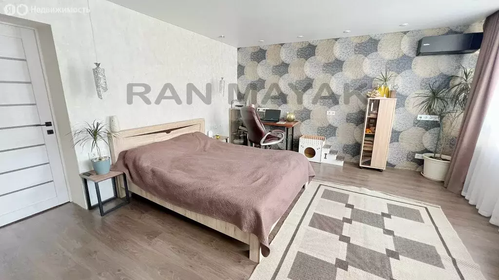 4-комнатная квартира: Майкоп, улица Хакурате, 222 (108.8 м) - Фото 0