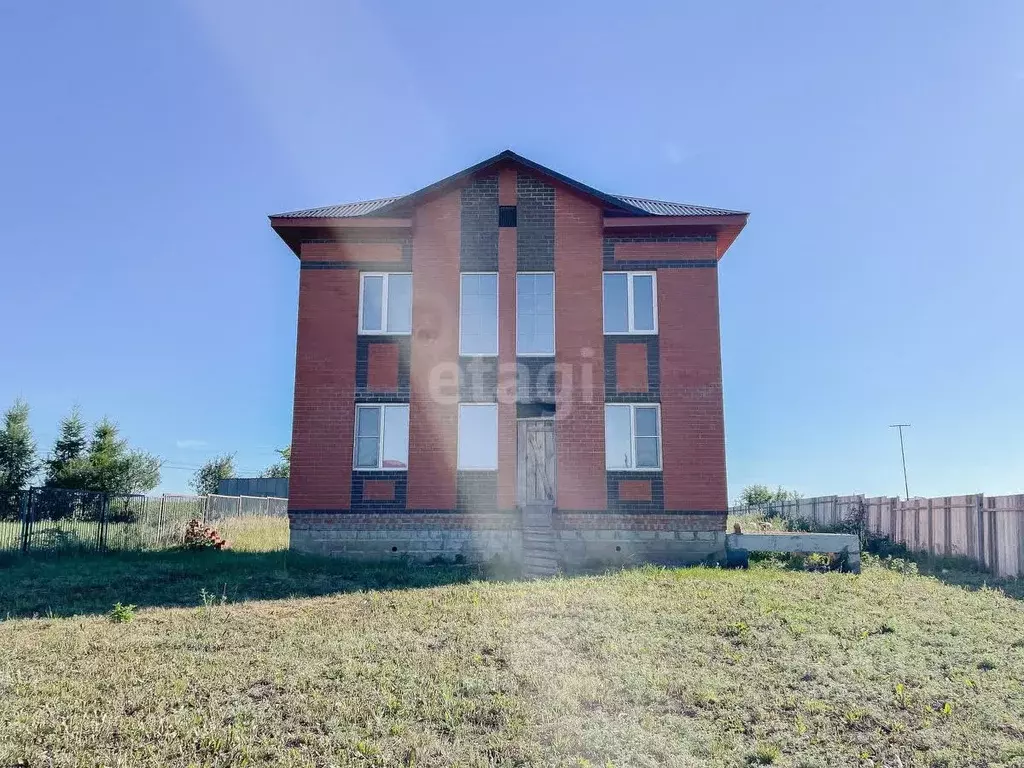 Дом в Мордовия, Лямбирский район, Пензятское с/пос, с. Пензятка ул. ... - Фото 1