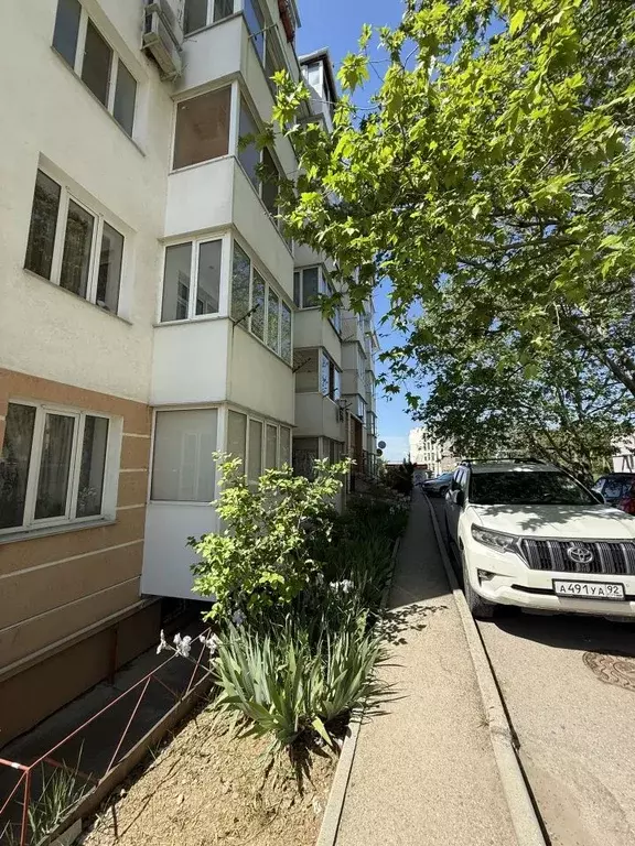 1-к кв. Севастополь ул. Маршала Геловани, 18Б (50.0 м) - Фото 2