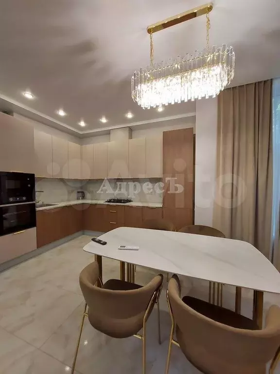 3-к. квартира, 95 м, 1/5 эт. - Фото 0