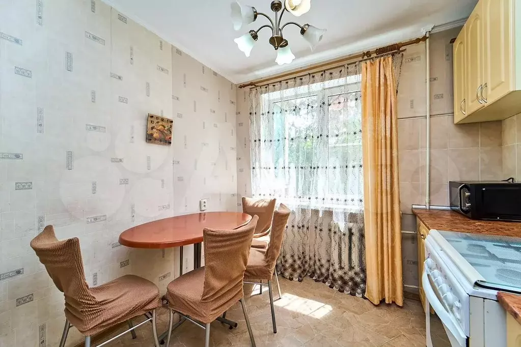 2-к. квартира, 55 м, 1/3 эт. - Фото 1