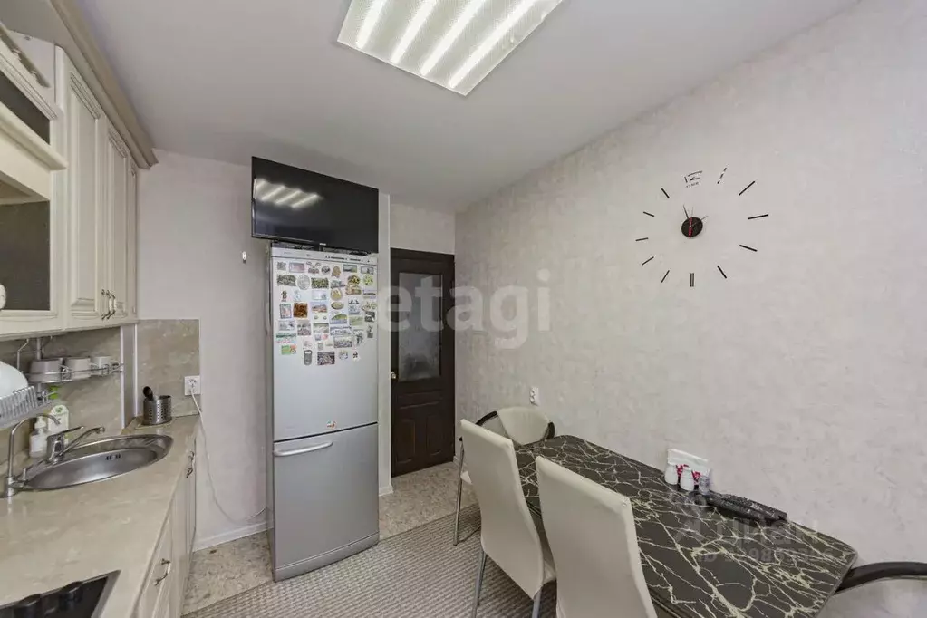 3-к кв. Тюменская область, Тюмень Олимпийская ул., 36 (59.0 м) - Фото 0