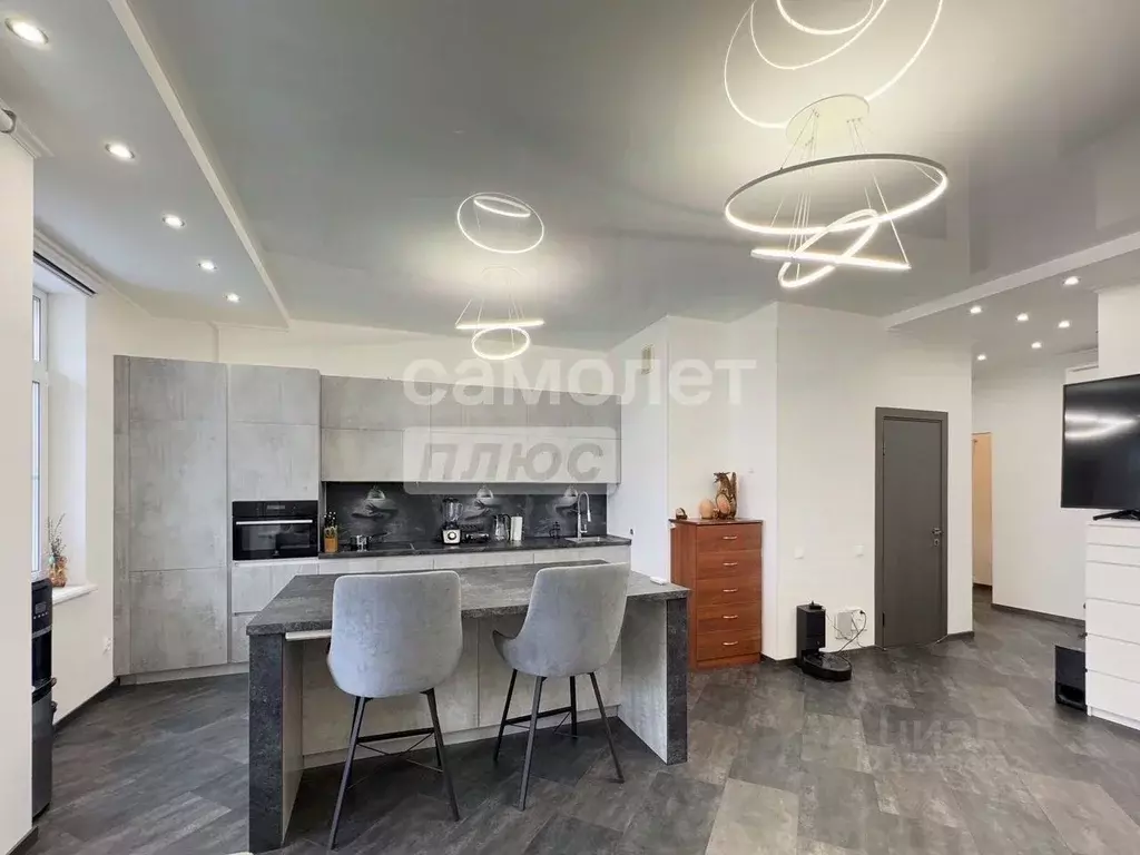 2-к кв. Свердловская область, Екатеринбург ул. Тверитина, 46 (84.4 м) - Фото 0