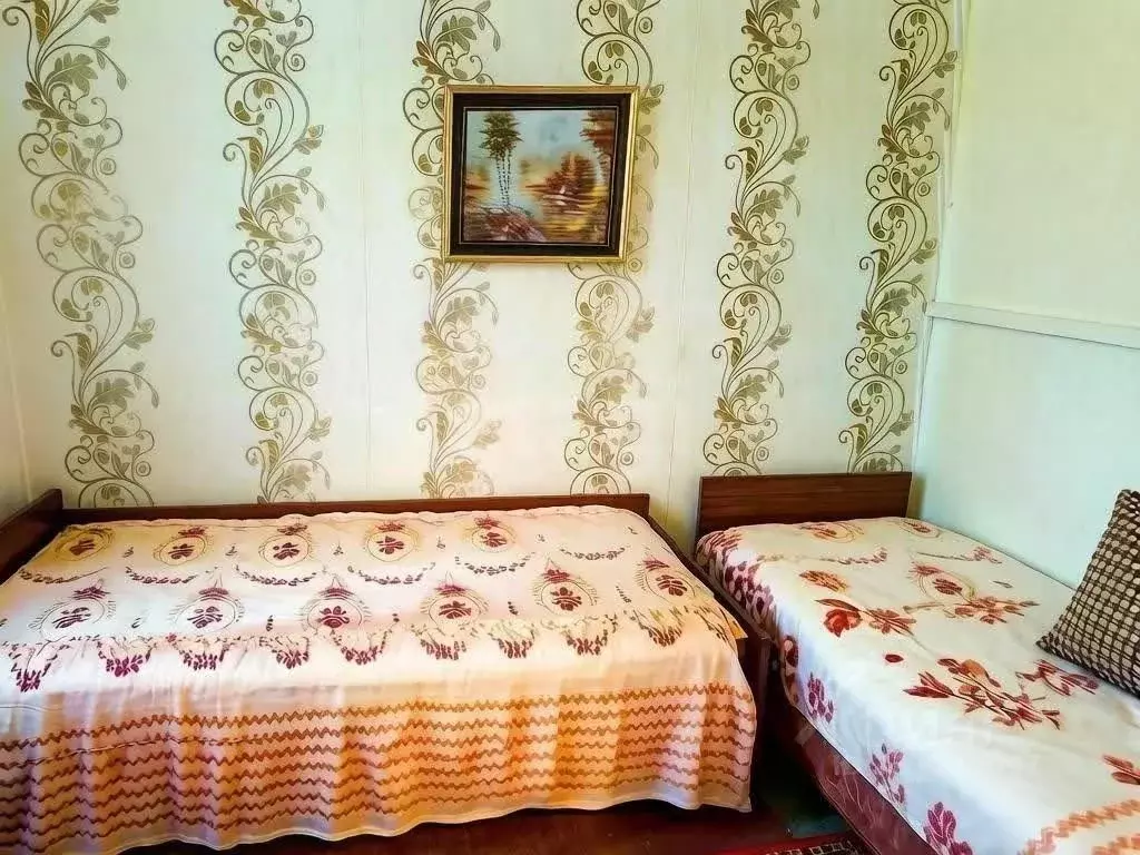 Дом в Оренбургская область, Октябрьский район, Краснооктябрьский ... - Фото 1