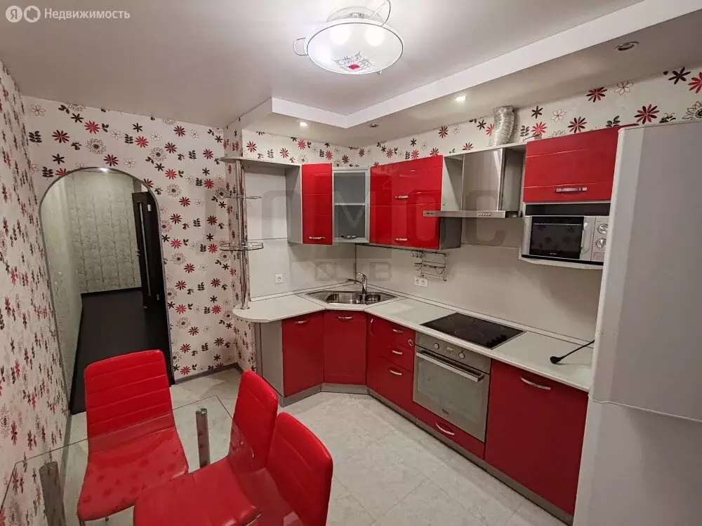 2-комнатная квартира: Екатеринбург, улица Чекистов, 5 (68.9 м) - Фото 1