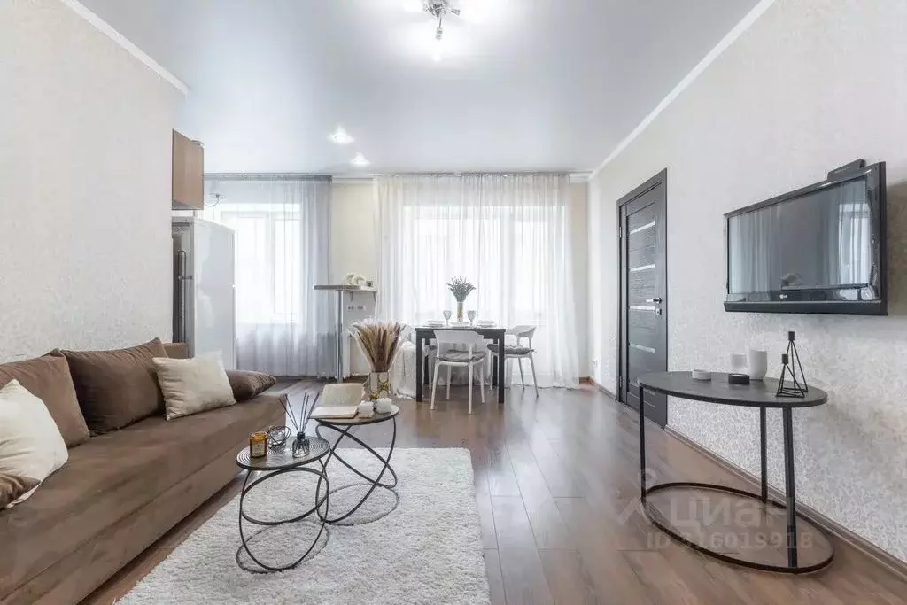 2-к кв. Татарстан, Казань ул. Гаяза Исхаки, 1 (47.0 м) - Фото 1