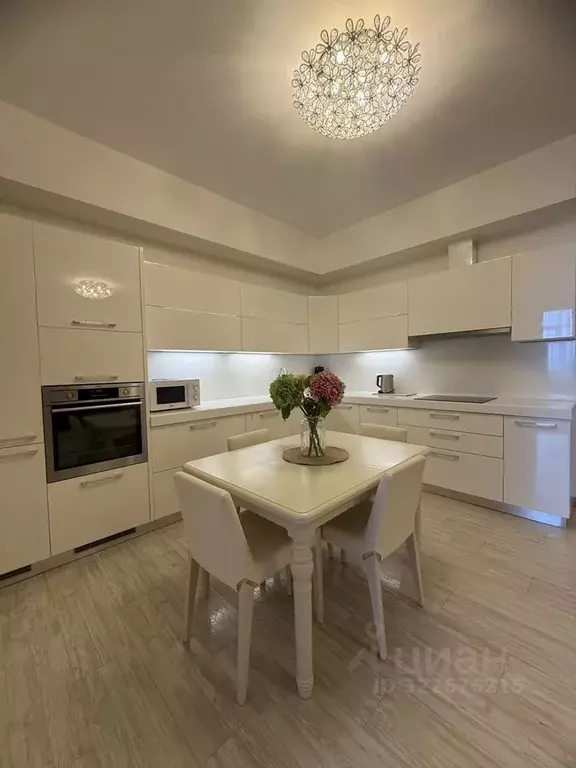 3-к кв. Краснодарский край, Сочи Центральный мкр, ул. Первомайская, 21 ... - Фото 1