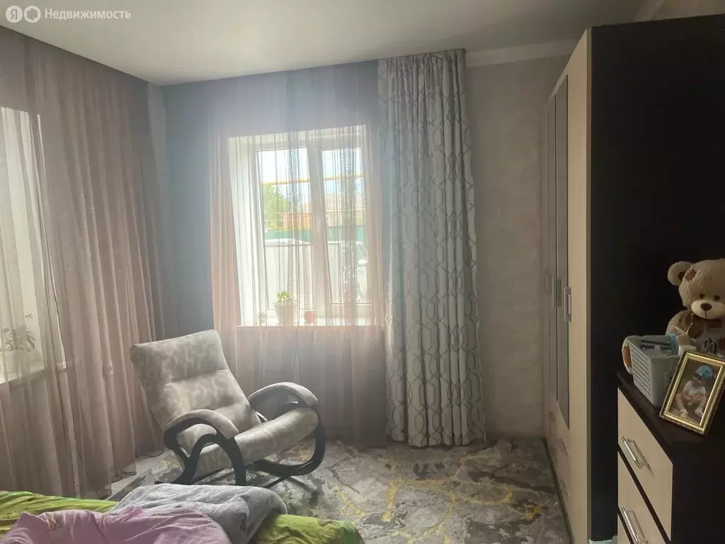 Дом в Пролетарск, Октябрьская улица, 87 (50 м) - Фото 0