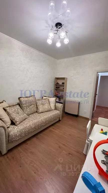 3-к кв. Ханты-Мансийский АО, Нижневартовск ул. Мира, 23 (72.0 м) - Фото 0