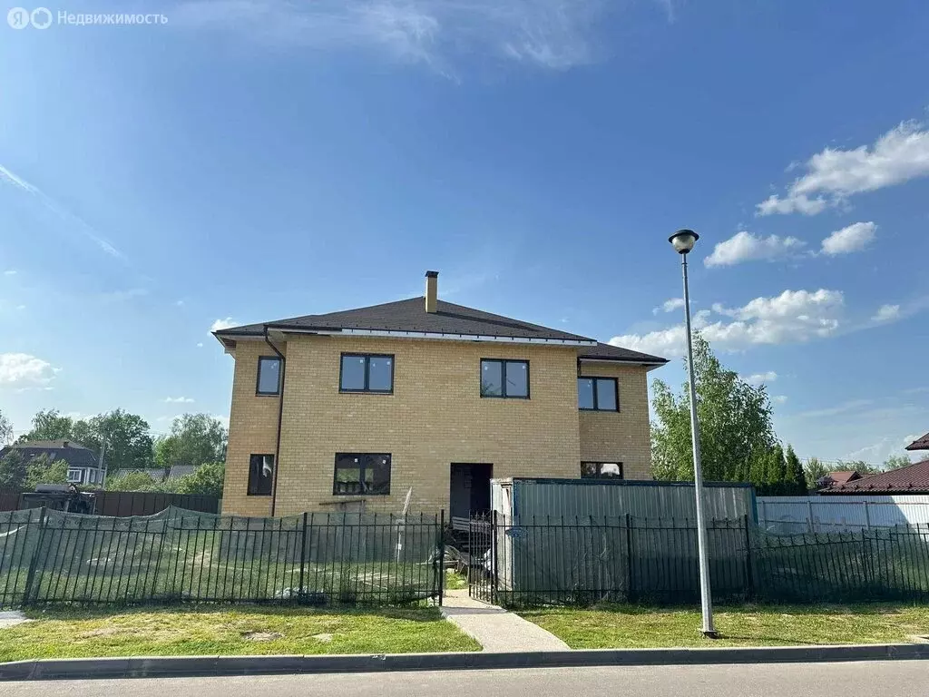 Дом в деревня Аксаково, Багратионовская улица, 8 (245 м) - Фото 1
